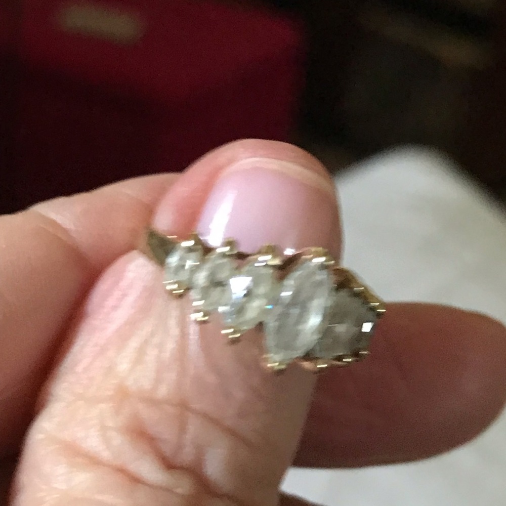 10k gold ring with cubic zirconia - Picture 5 of 5